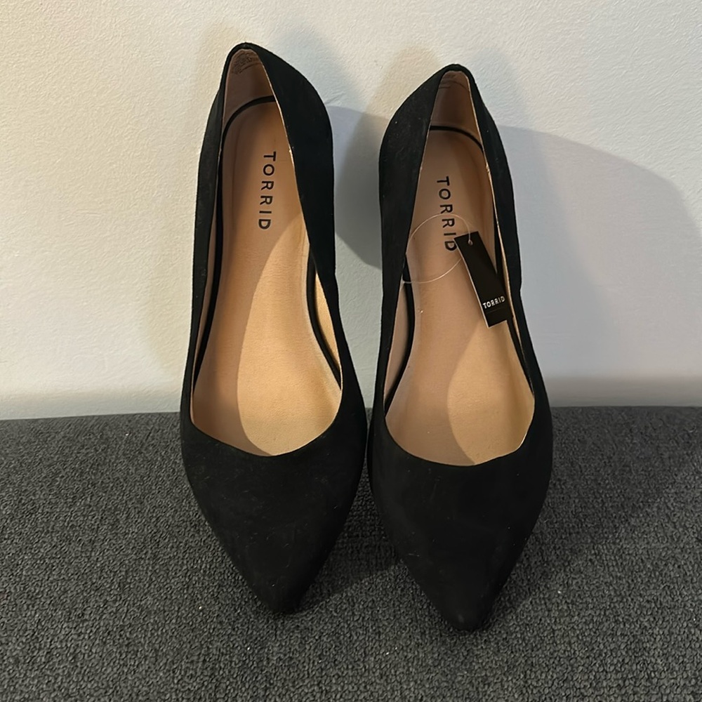 Torrid pointed flats